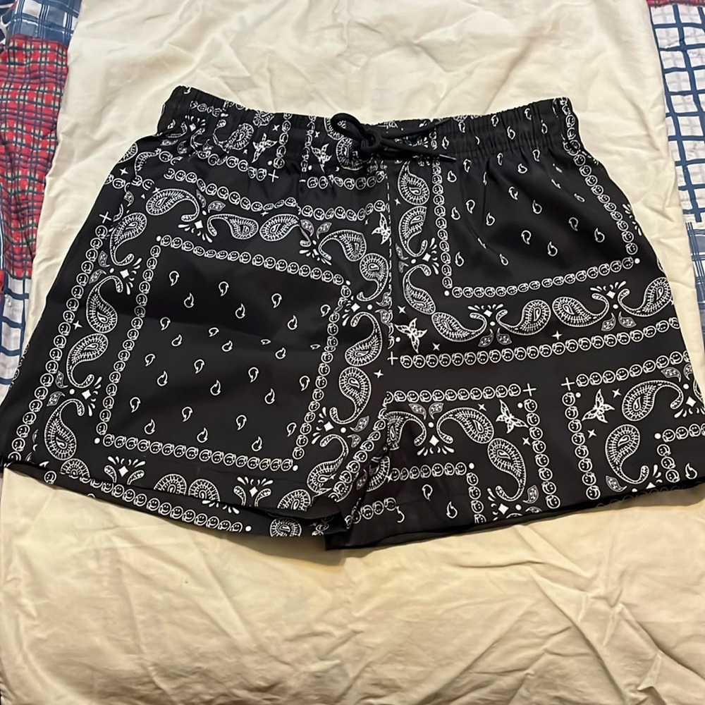 🎉 FINAL CLEARANCE 🎉$8 or 3 for $15 🎉🩶Youth Shorts with pockets🩶